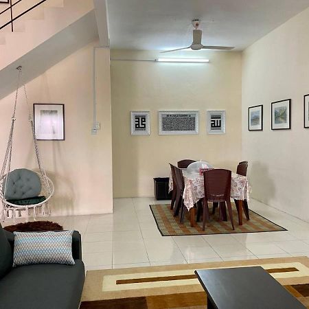 Spacious Cozy Lakeville Homestay 4 Bedrooms All With Aircond Seri Iskandar Eksteriør billede