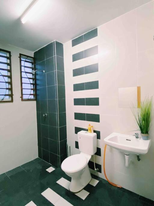 Spacious Cozy Lakeville Homestay 4 Bedrooms All With Aircond Seri Iskandar Eksteriør billede