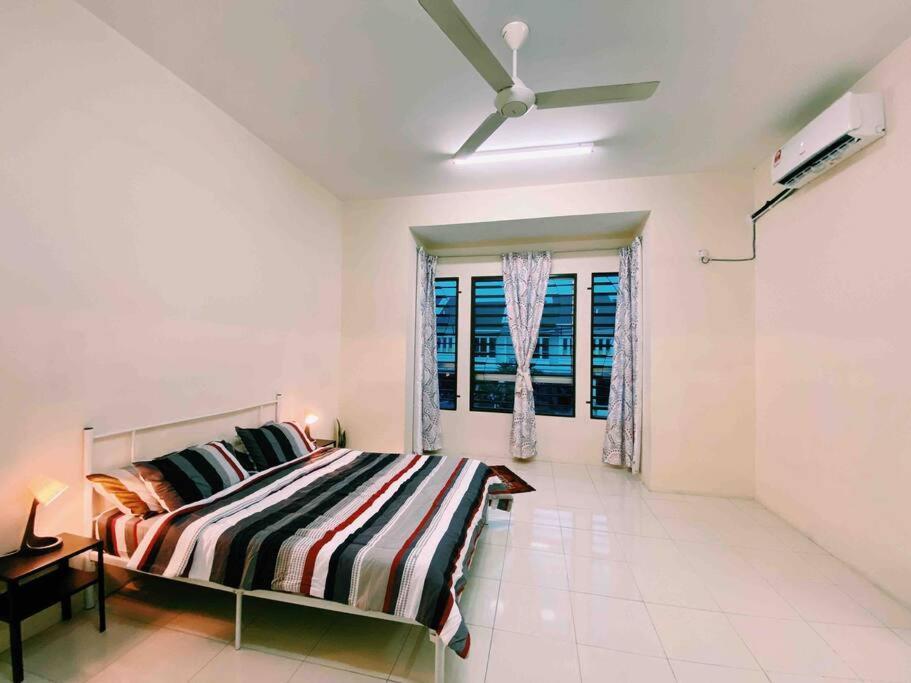 Spacious Cozy Lakeville Homestay 4 Bedrooms All With Aircond Seri Iskandar Eksteriør billede